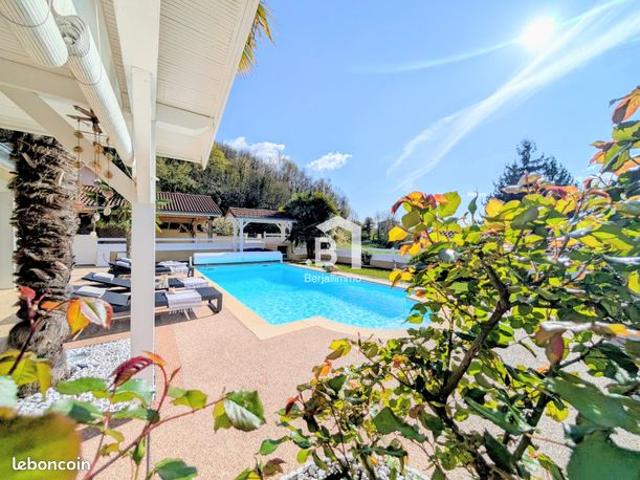 Maison 6 pièces 206 m²