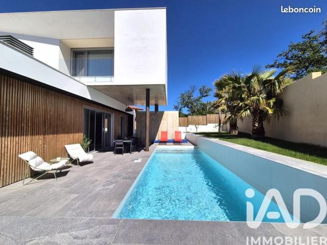 Maison 6 pièces 206 m²