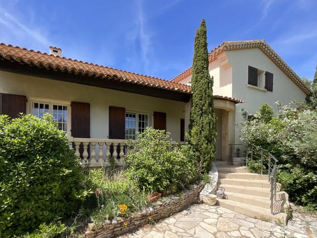 Maison 6 pièces 206 m²