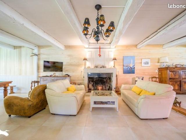 Maison 6 pièces 206 m²