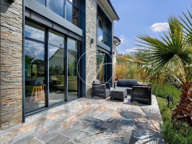 Maison 6 pièces 207 m²