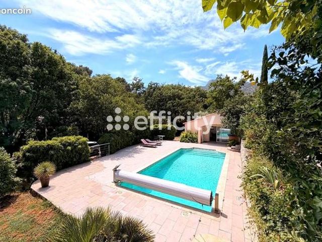Maison 6 pièces 207 m²
