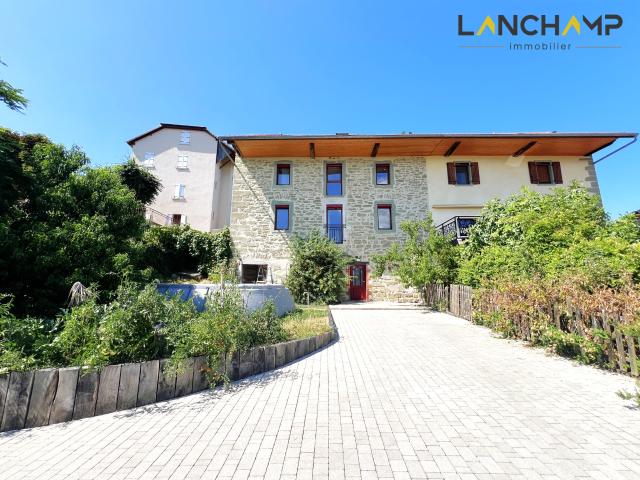 Maison 6 pièces 207 m²