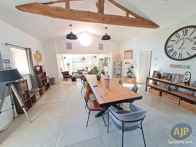 Maison 6 pièces 207 m²