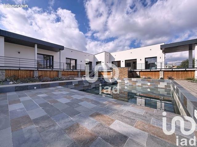 Propriété 6 pièces 207 m²