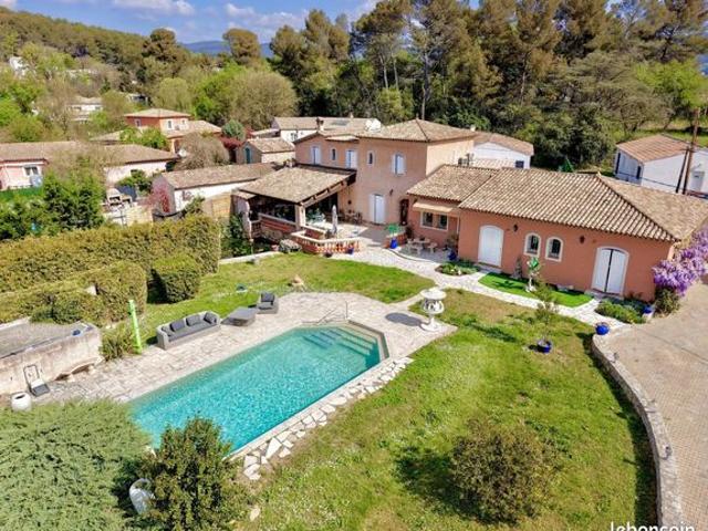 Maison 6 pièces 208 m²