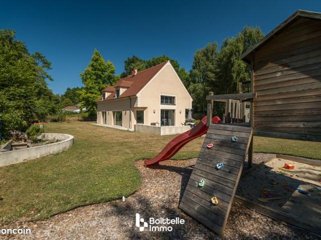 Maison 6 pièces 208 m²