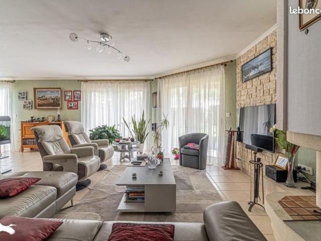 Maison 6 pièces 208 m²