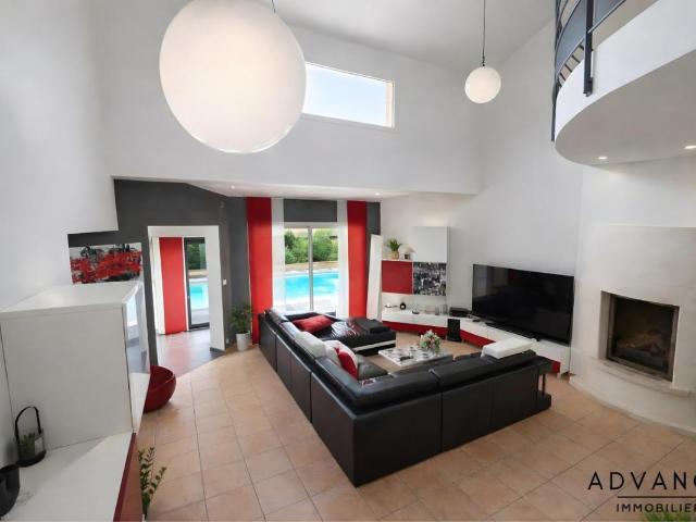 Maison 6 pièces 208 m²
