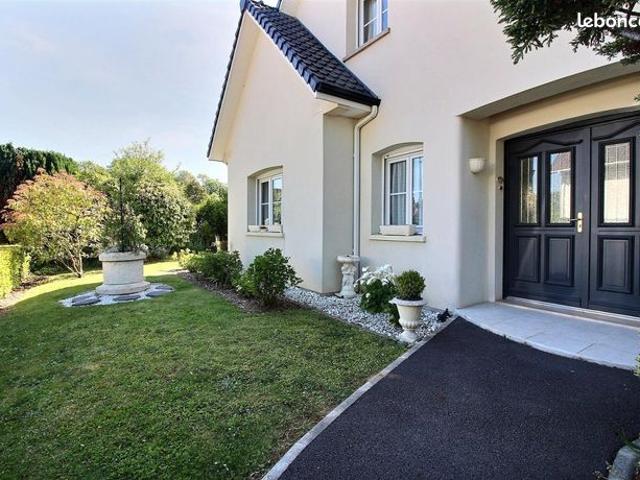 Maison 6 pièces 208 m²