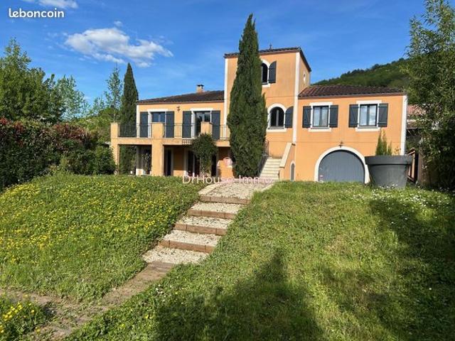 Maison 6 pièces 208 m²