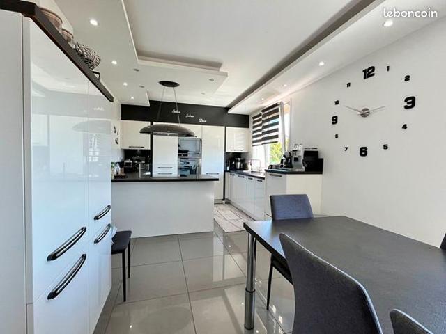 Maison 6 pièces 208 m²
