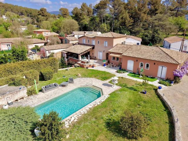 Maison 6 pièces 208 m²