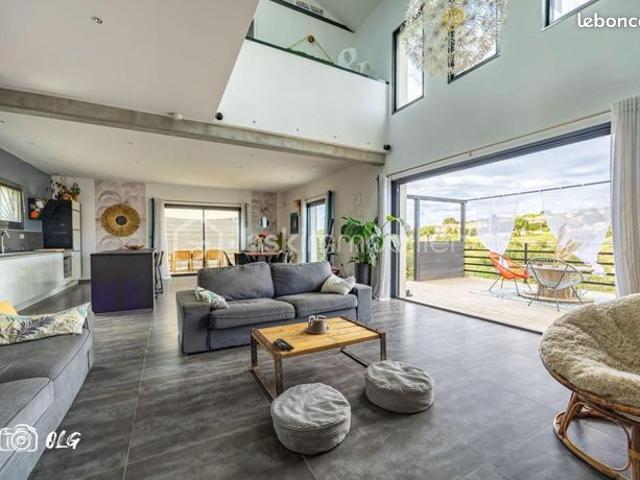 Maison 6 pièces 208 m²