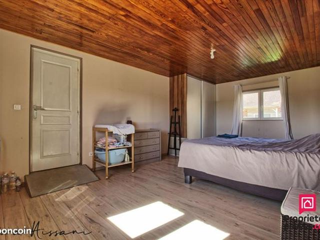 Maison 6 pièces 208 m²