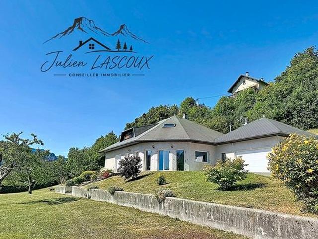 Maison 6 pièces 208 m²