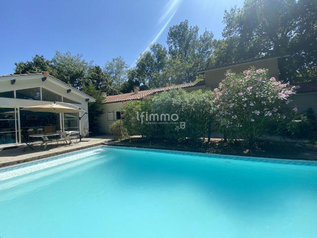 Maison 6 pièces 209 m²