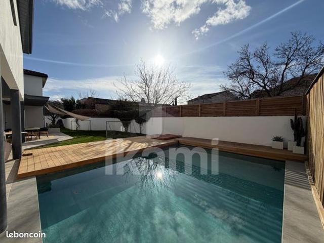 Maison 6 pièces 209 m²