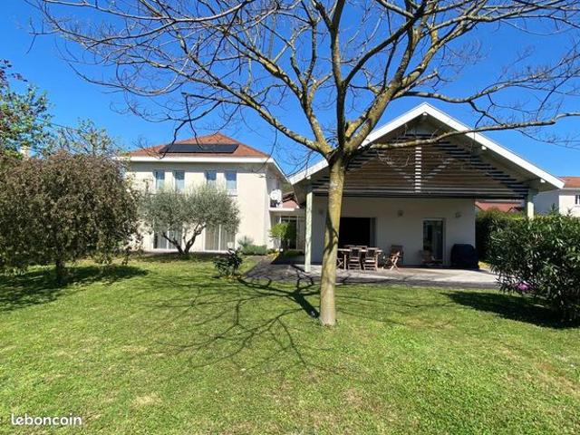 Maison 6 pièces 209 m²