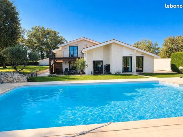 Maison 6 pièces 209 m²