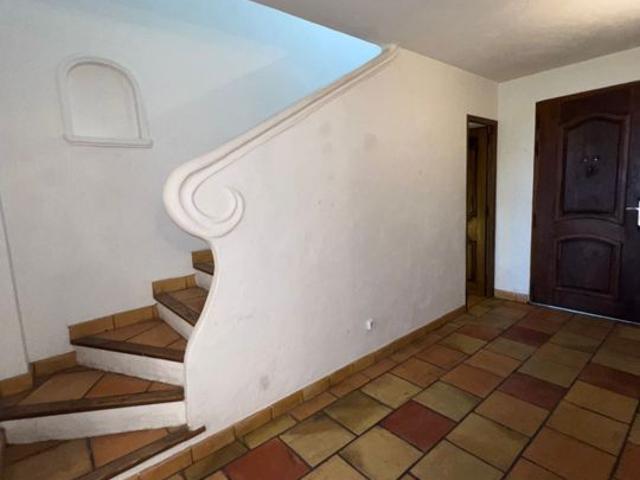 Maison 6 pièces, 209 m² à louer à Tourrettes sur Loup 06140