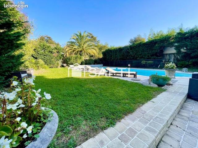 Maison 6 pièces 200 m²