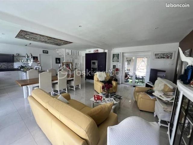 Maison 6 pièces 200 m²