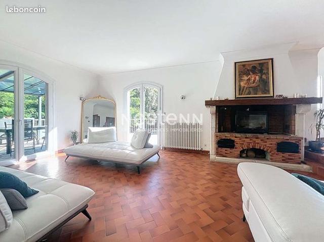 Maison 5 pièces 180 m²