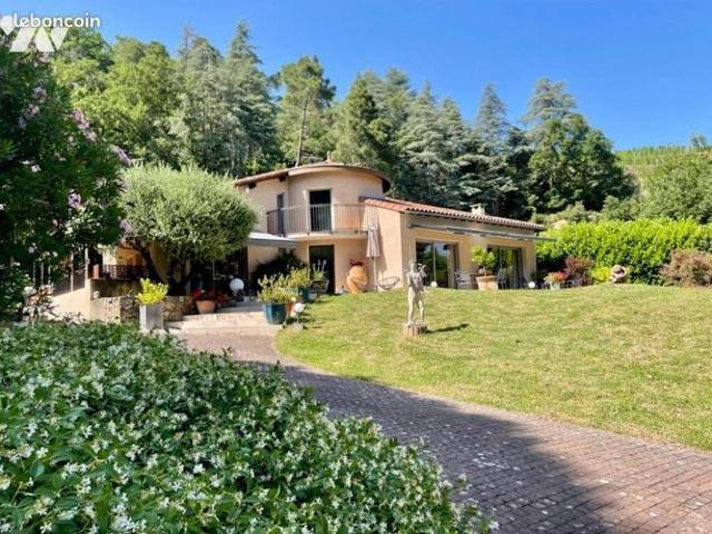Maison 6 pièces 200 m²