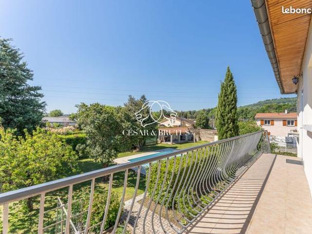 Maison 6 pièces 200 m²