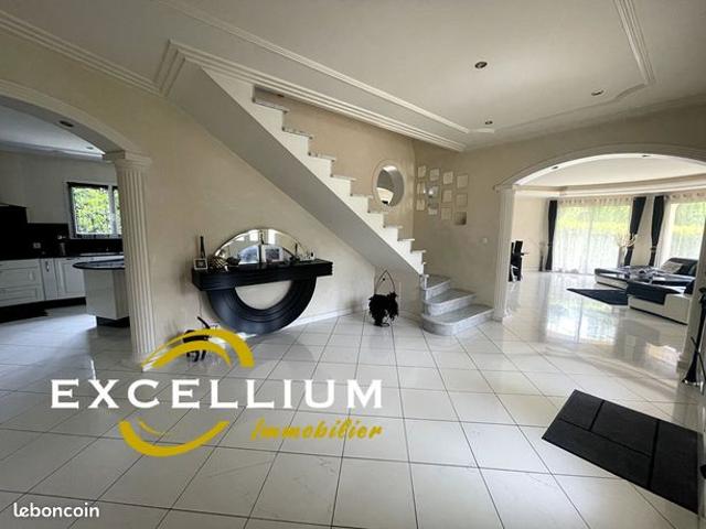 Maison 6 pièces 200 m²