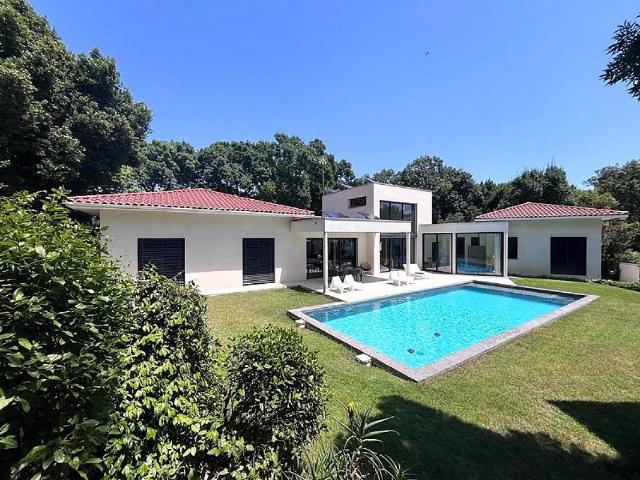 Maison 6 pièces 200 m²