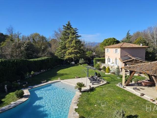 Maison 6 pièces 200 m²