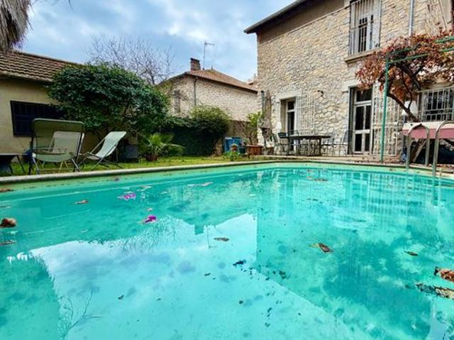 Maison 6 pièces 200 m²
