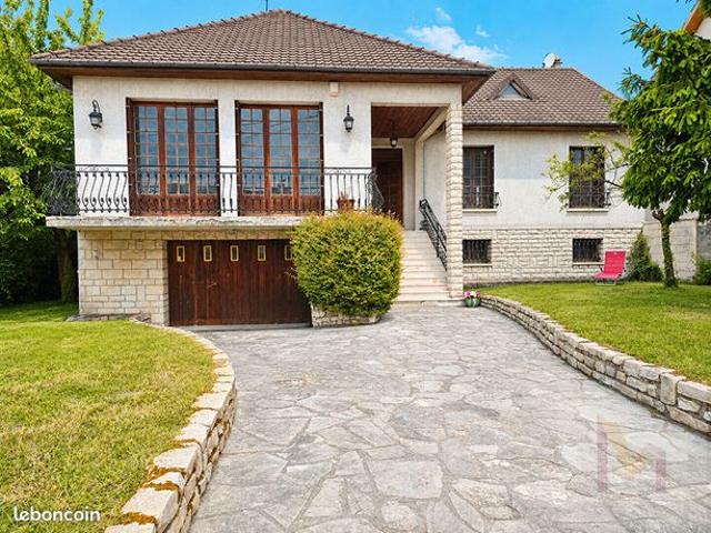 Maison 6 pièces 200 m²