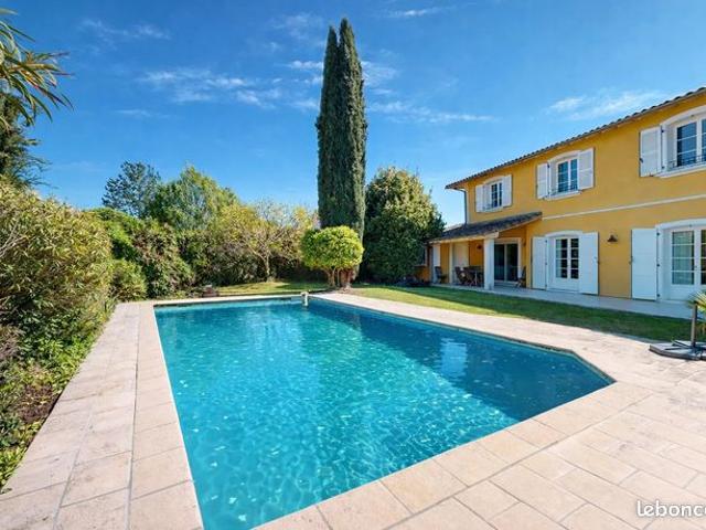 Maison 6 pièces 200 m²