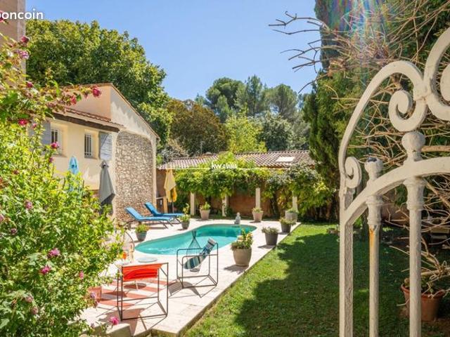 Maison 6 pièces 200 m²