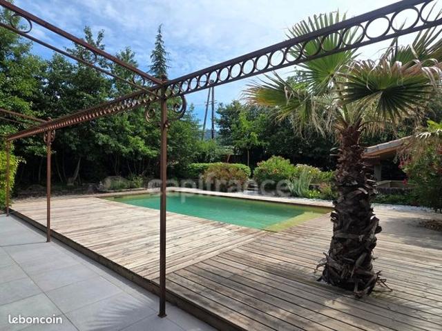 Maison 6 pièces 200 m²
