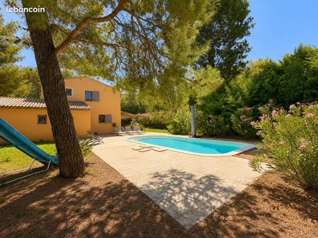 Maison 6 pièces 205 m²