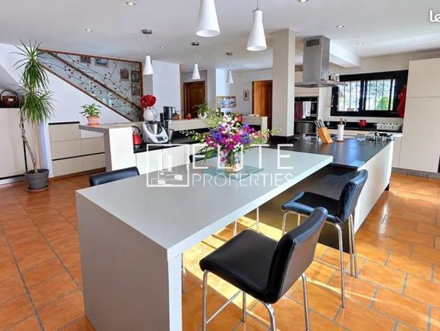 Maison 6 pièces 200 m²