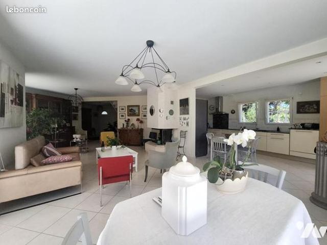 Maison 6 pièces 200 m²