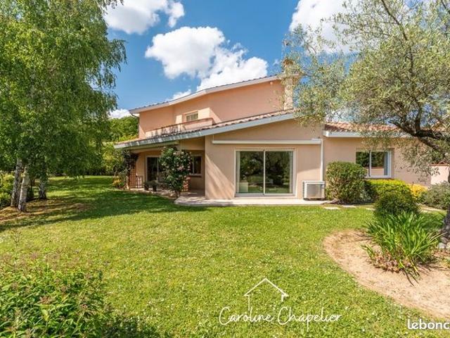 Maison 6 pièces 200 m²