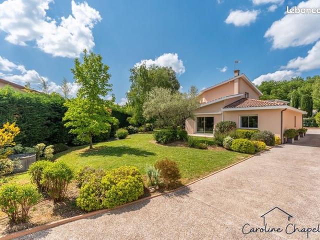 Maison 6 pièces 200 m²