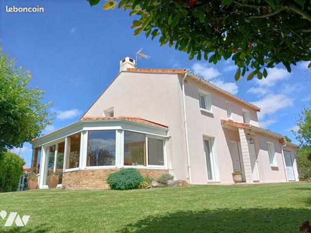 Maison 6 pièces 201 m²