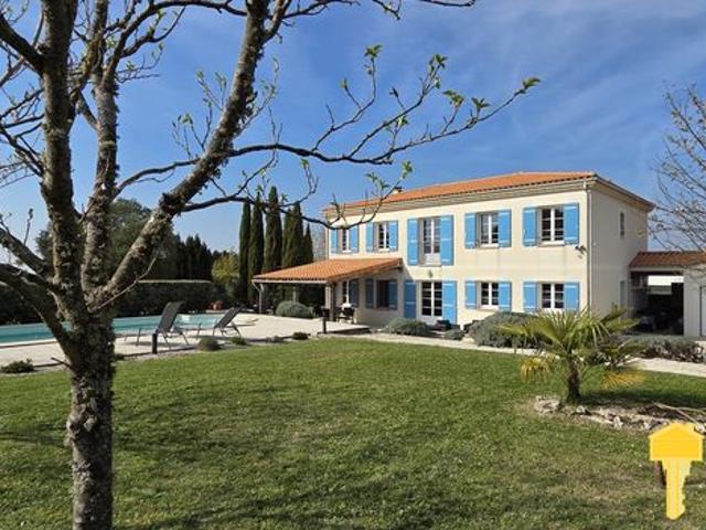 Maison 6 pièces 201 m²