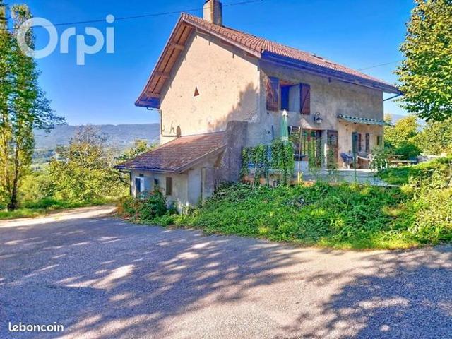 Maison 6 pièces 201 m²