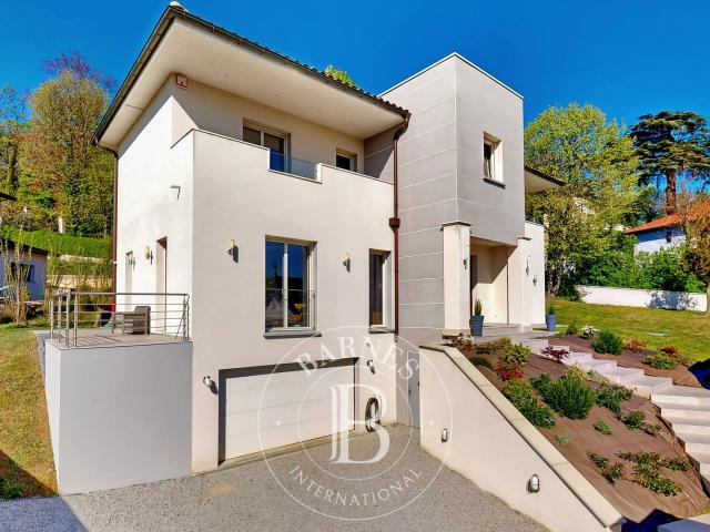 Maison 6 pièces 202 m²