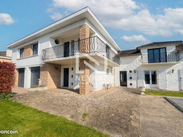 Maison 6 pièces 202 m²