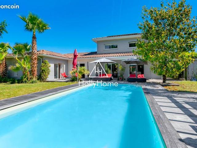 Maison 6 pièces 202 m²