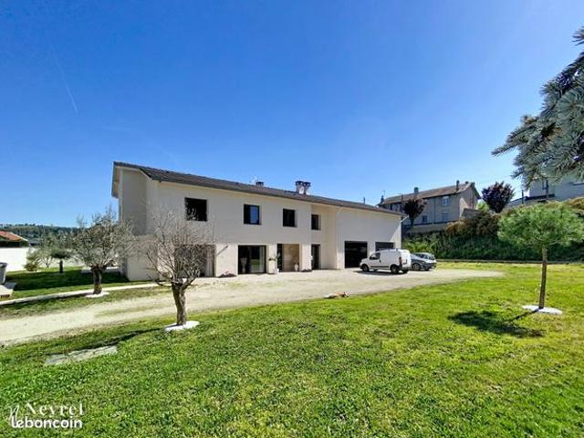 Maison 6 pièces 202 m²